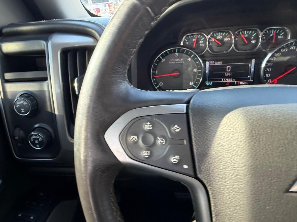 Chevrolet Silverado 1500 Vehicle Full-screen Gallery Image 14