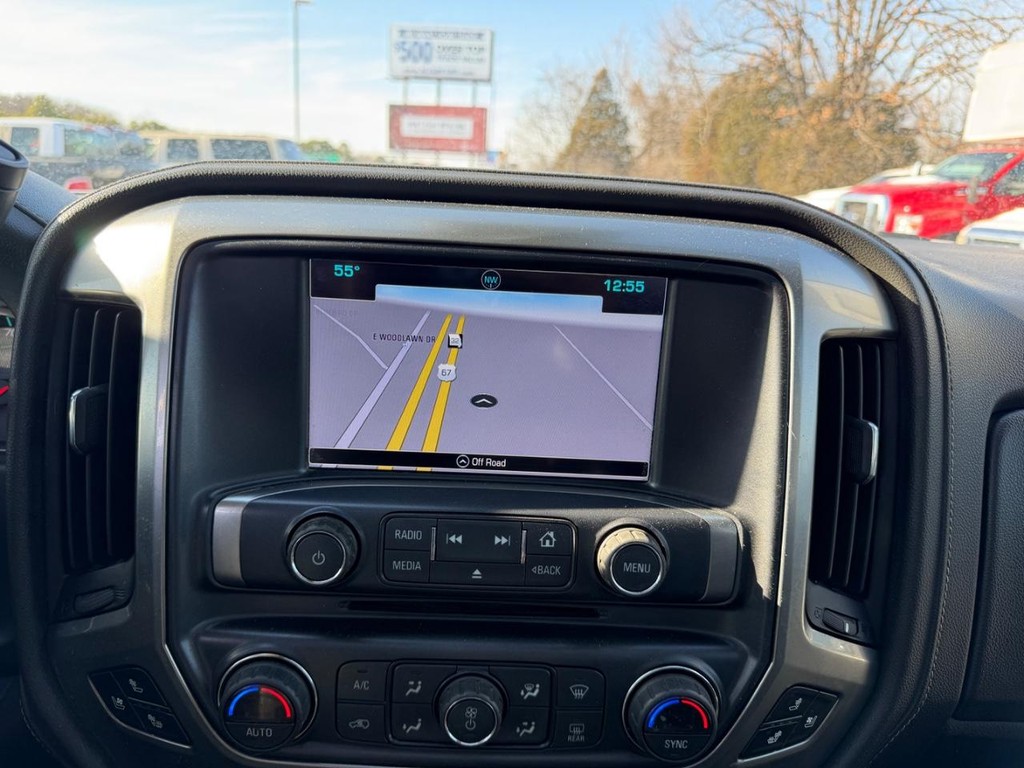 Chevrolet Silverado 1500 Vehicle Full-screen Gallery Image 16