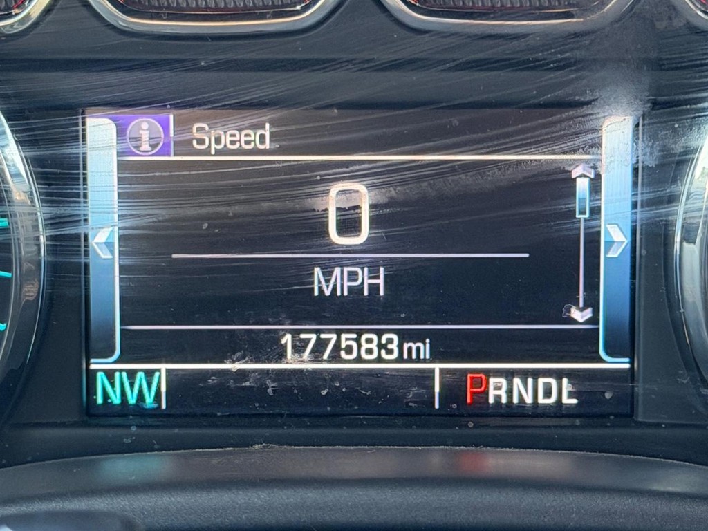 Chevrolet Silverado 1500 Vehicle Full-screen Gallery Image 22