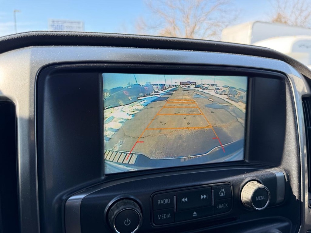 Chevrolet Silverado 1500 Vehicle Full-screen Gallery Image 23