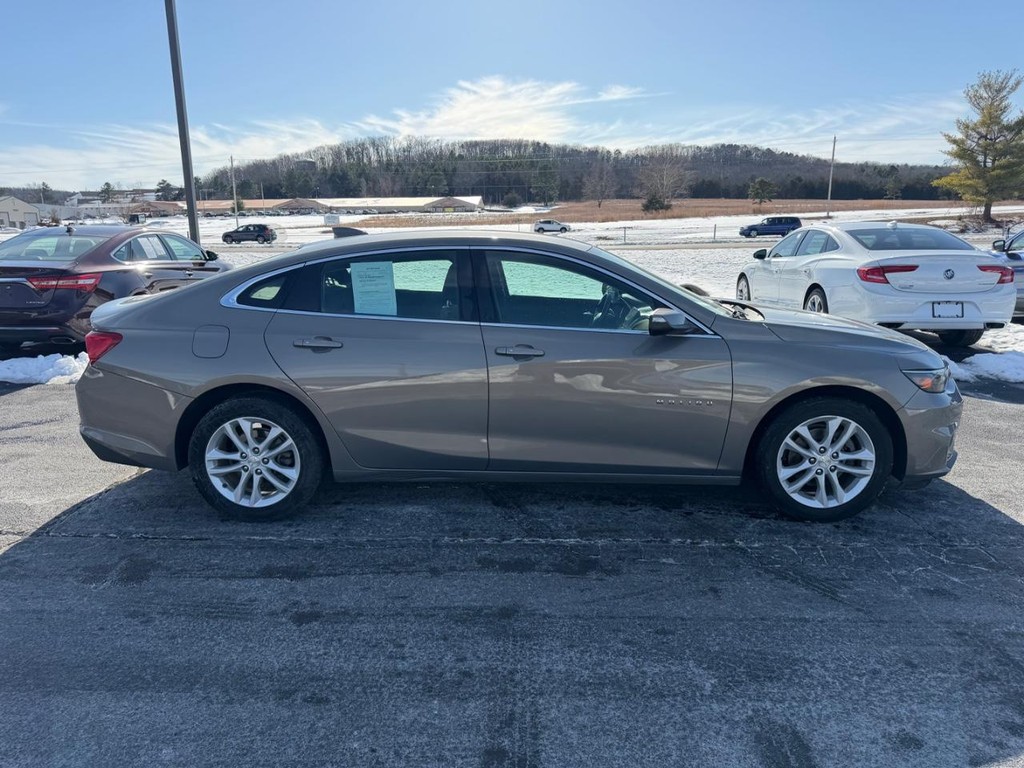 Chevrolet Malibu Vehicle Full-screen Gallery Image 02