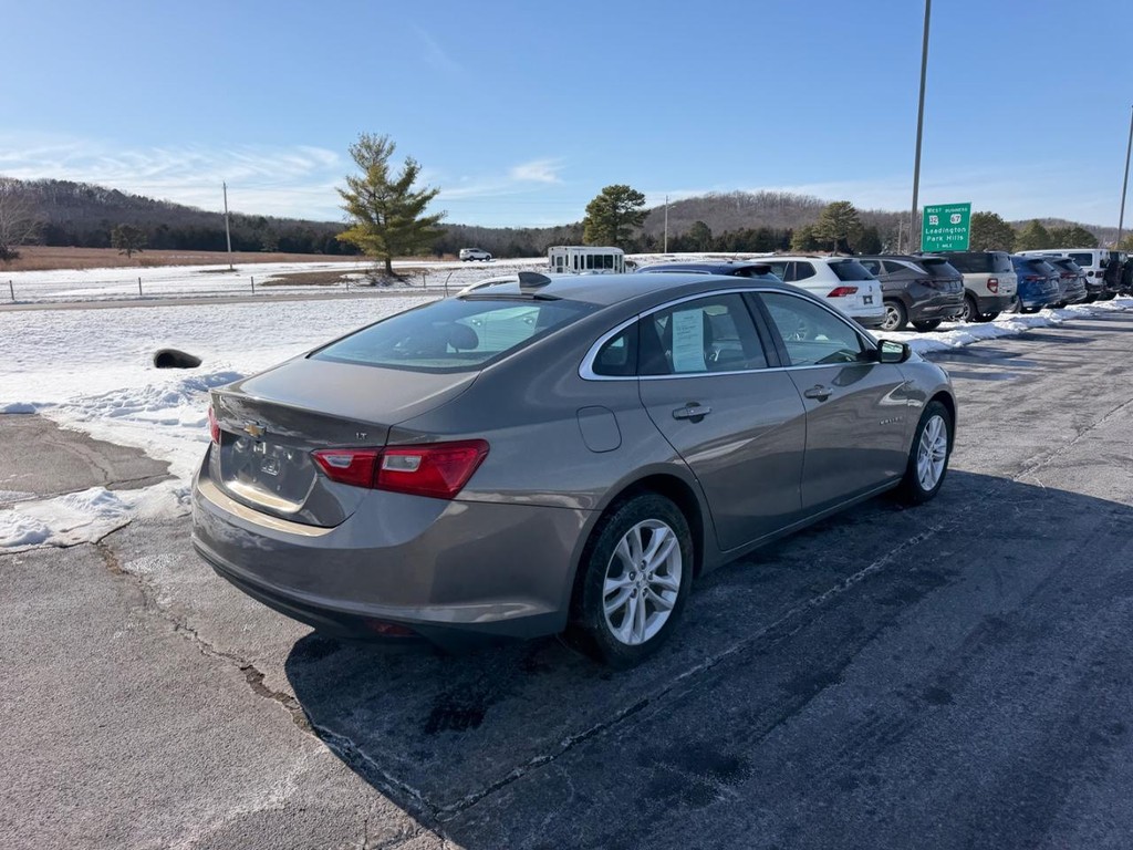 Chevrolet Malibu Vehicle Full-screen Gallery Image 03