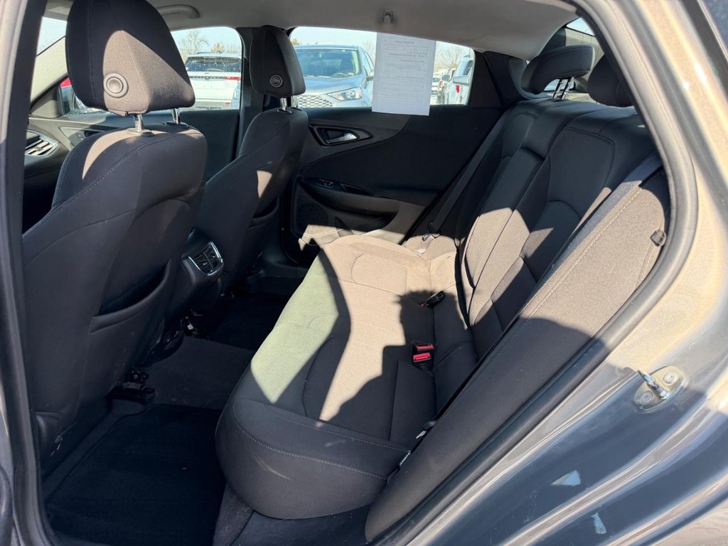 Chevrolet Malibu Vehicle Full-screen Gallery Image 09