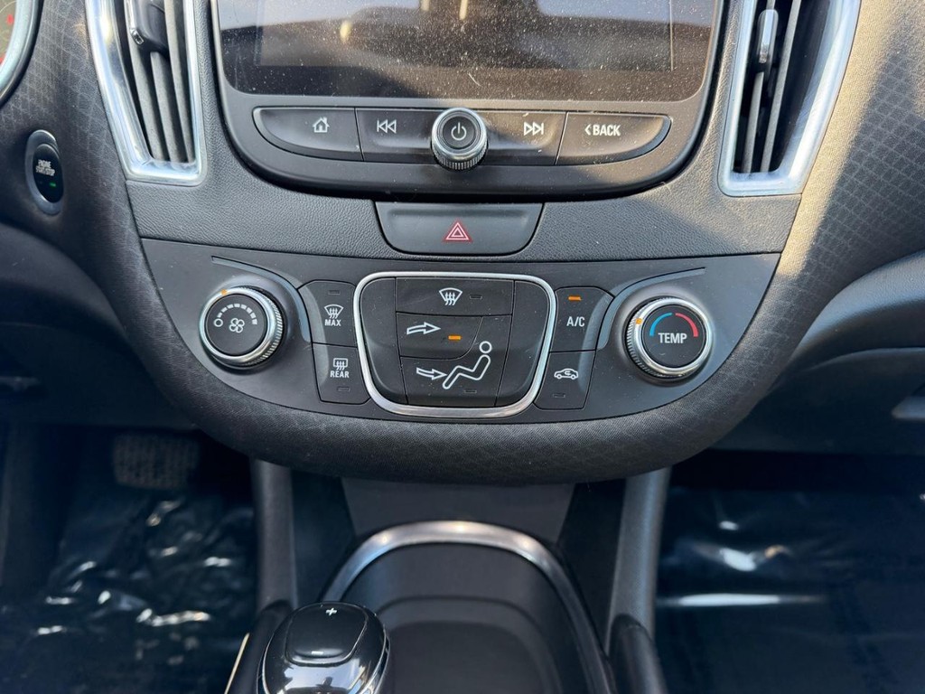 Chevrolet Malibu Vehicle Full-screen Gallery Image 15