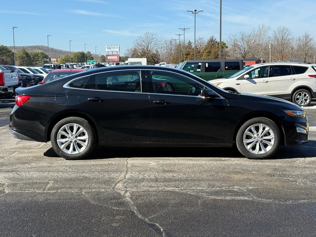 Chevrolet Malibu Vehicle Full-screen Gallery Image 02