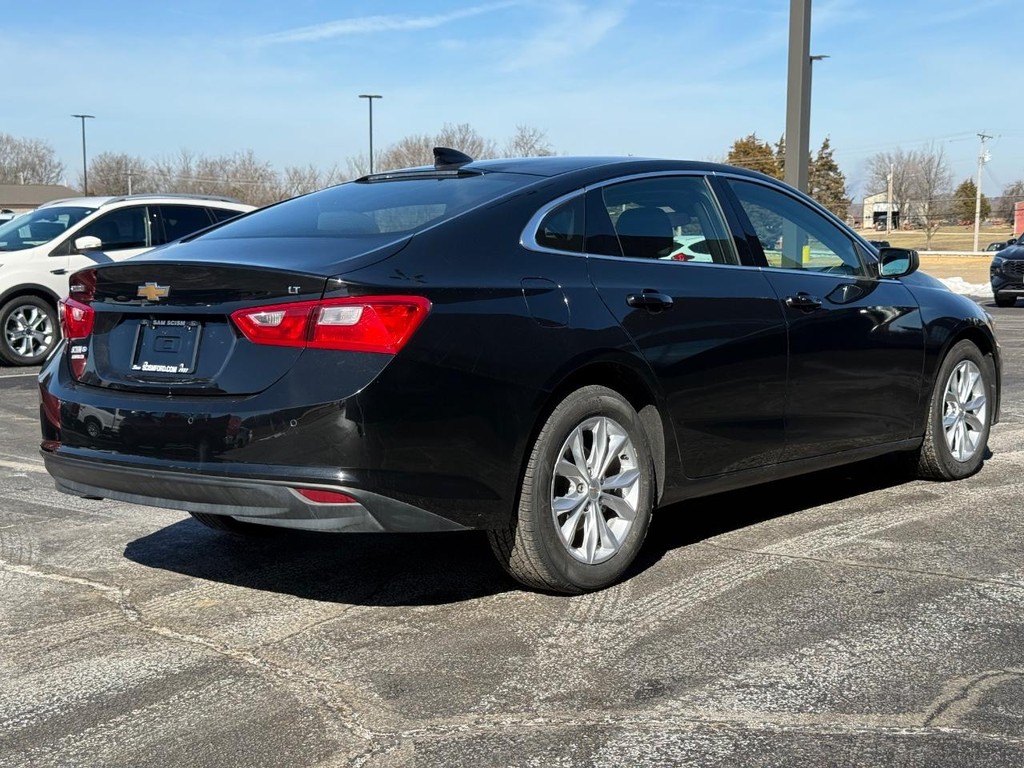 Chevrolet Malibu Vehicle Full-screen Gallery Image 03