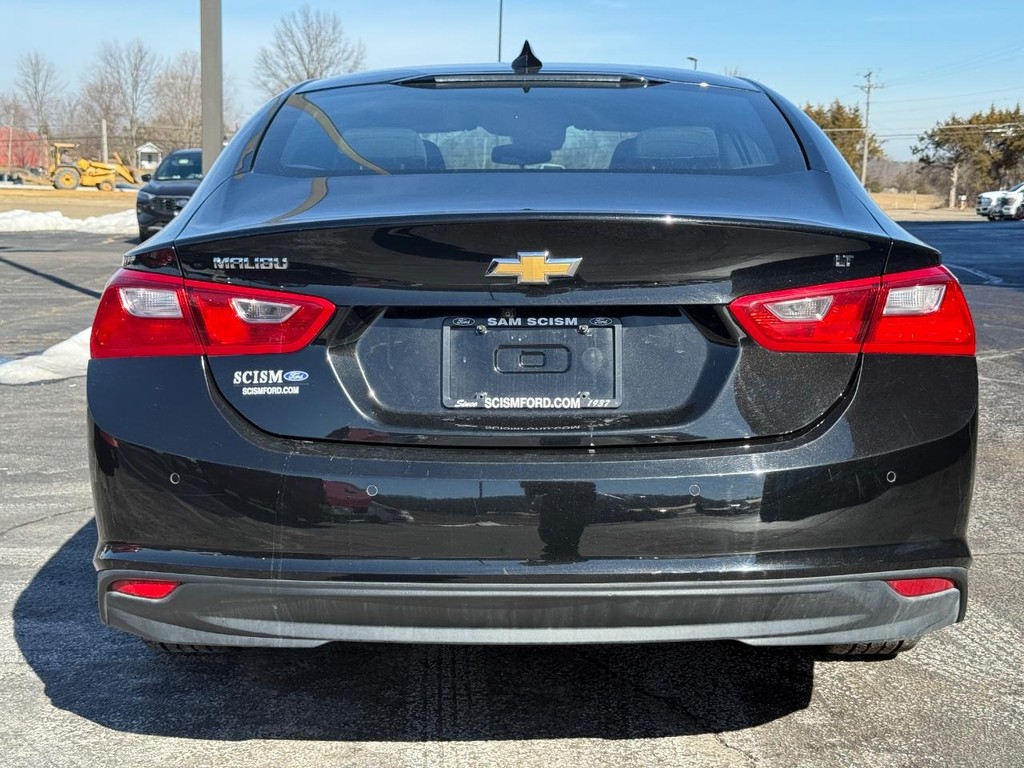 Chevrolet Malibu Vehicle Full-screen Gallery Image 04