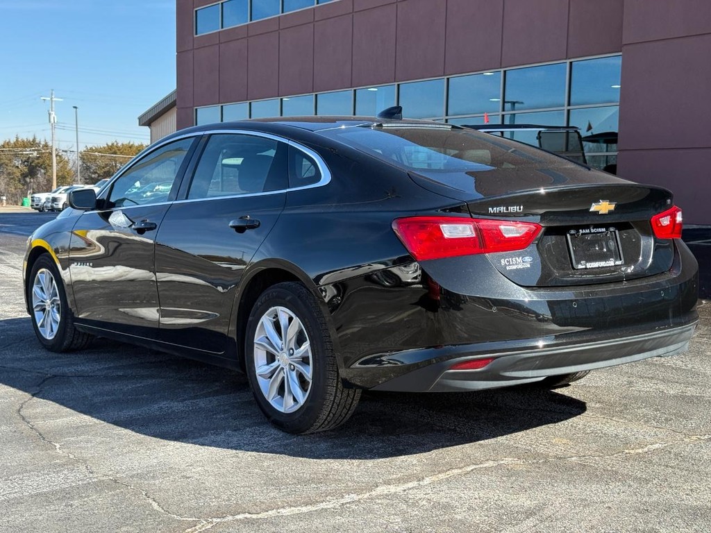 Chevrolet Malibu Vehicle Full-screen Gallery Image 05