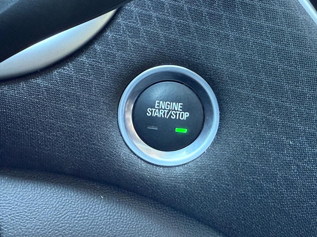 Chevrolet Malibu Vehicle Full-screen Gallery Image 15