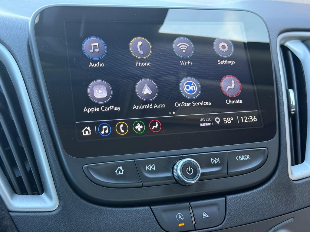 Chevrolet Malibu Vehicle Full-screen Gallery Image 16