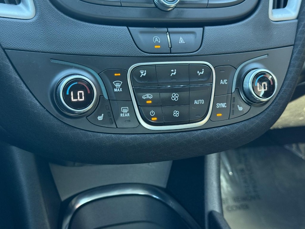 Chevrolet Malibu Vehicle Full-screen Gallery Image 18