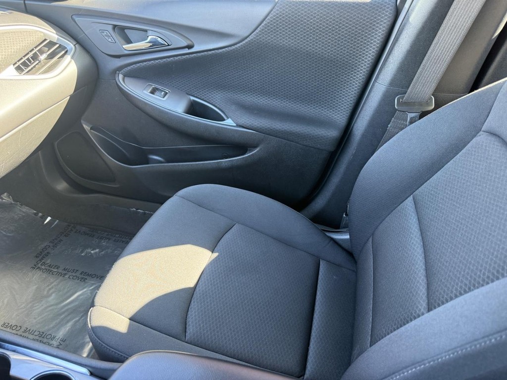 Chevrolet Malibu Vehicle Full-screen Gallery Image 20