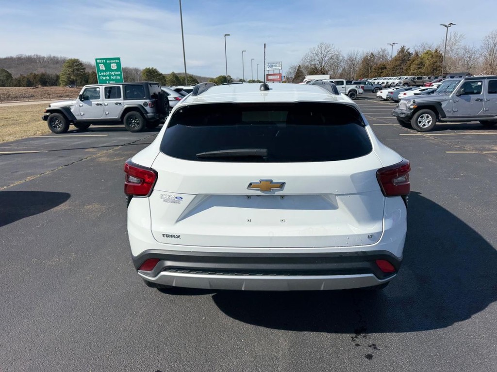 Chevrolet Trax Vehicle Full-screen Gallery Image 04