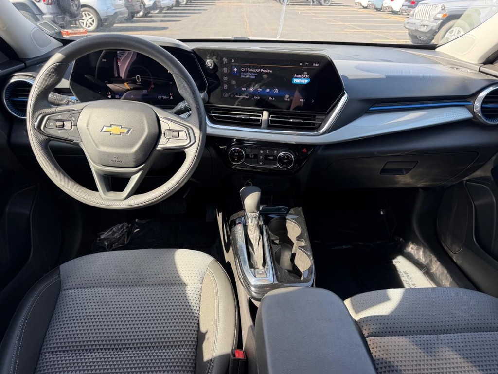 Chevrolet Trax Vehicle Full-screen Gallery Image 10