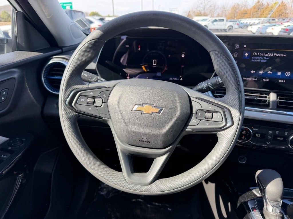 Chevrolet Trax Vehicle Full-screen Gallery Image 11