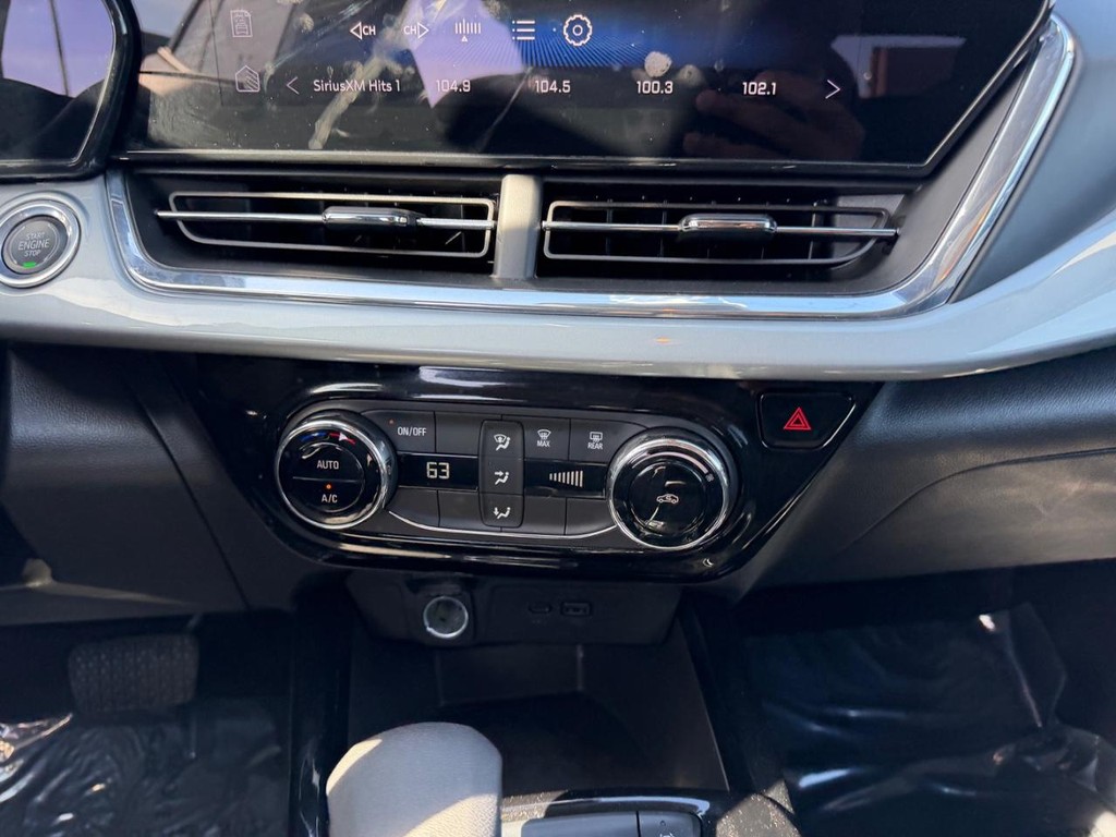 Chevrolet Trax Vehicle Full-screen Gallery Image 15