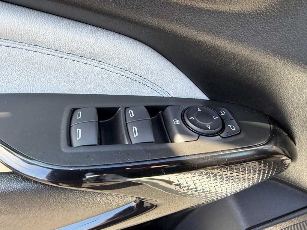 Chevrolet Trax Vehicle Full-screen Gallery Image 18