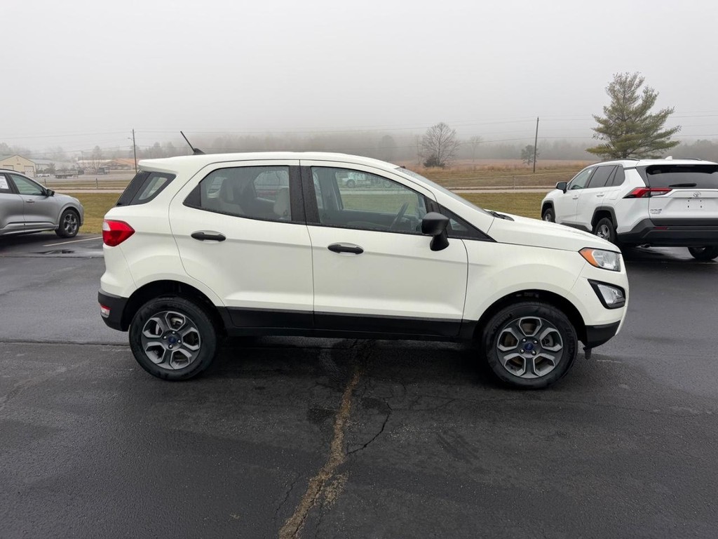 Ford EcoSport Vehicle Full-screen Gallery Image 02