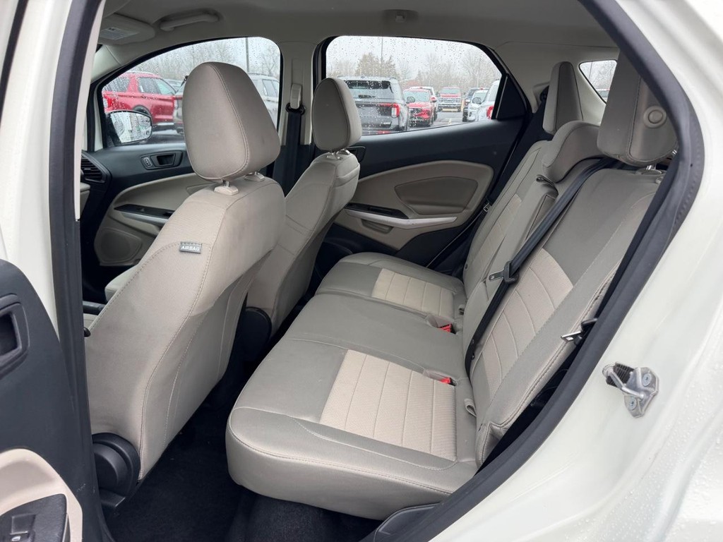 Ford EcoSport Vehicle Full-screen Gallery Image 09