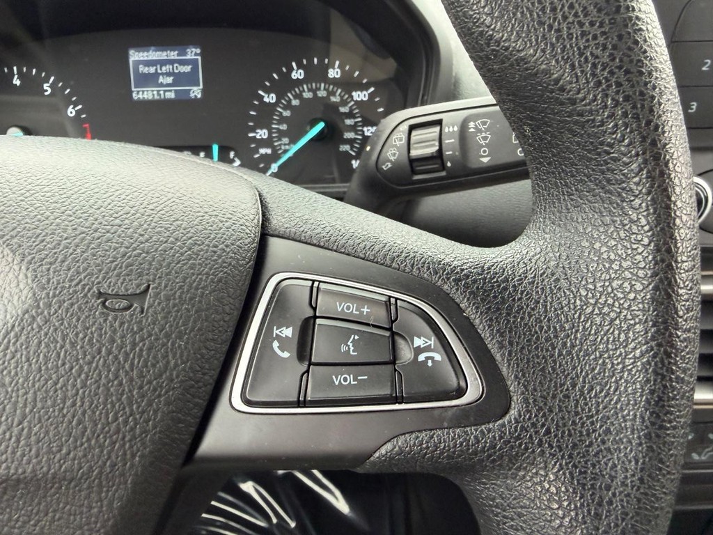 Ford EcoSport Vehicle Full-screen Gallery Image 13