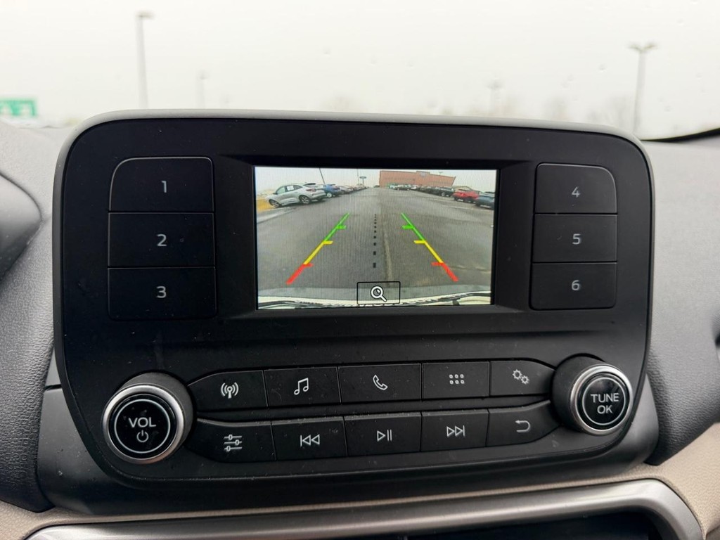 Ford EcoSport Vehicle Full-screen Gallery Image 21