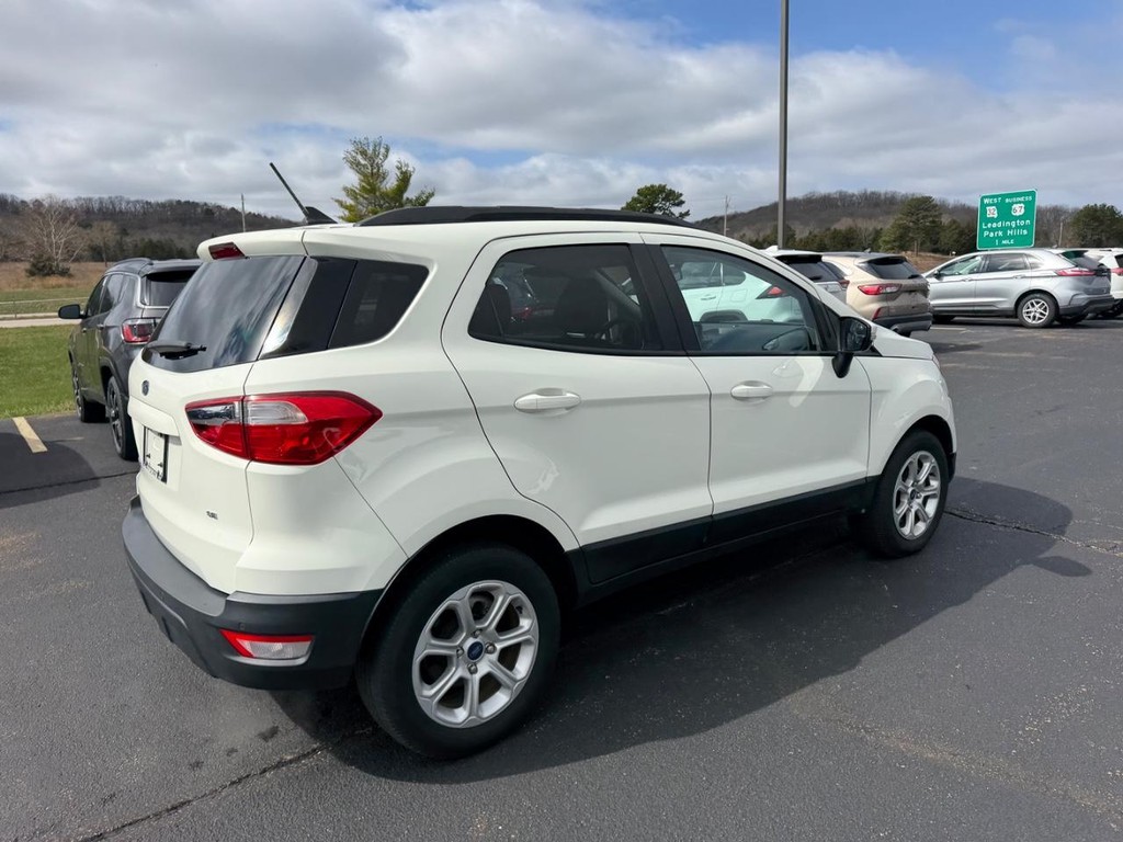 Ford EcoSport Vehicle Full-screen Gallery Image 03