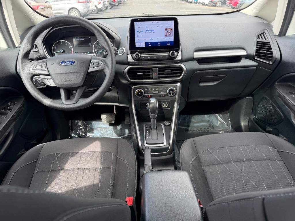 Ford EcoSport Vehicle Full-screen Gallery Image 11
