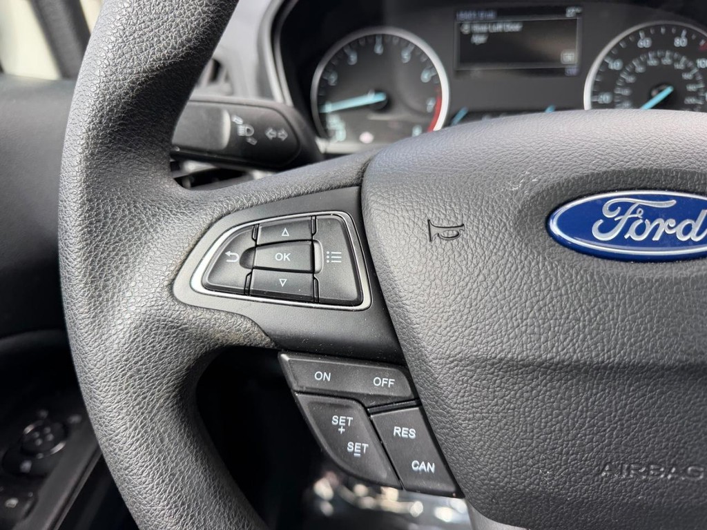 Ford EcoSport Vehicle Full-screen Gallery Image 13