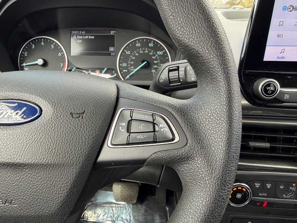 Ford EcoSport Vehicle Full-screen Gallery Image 14