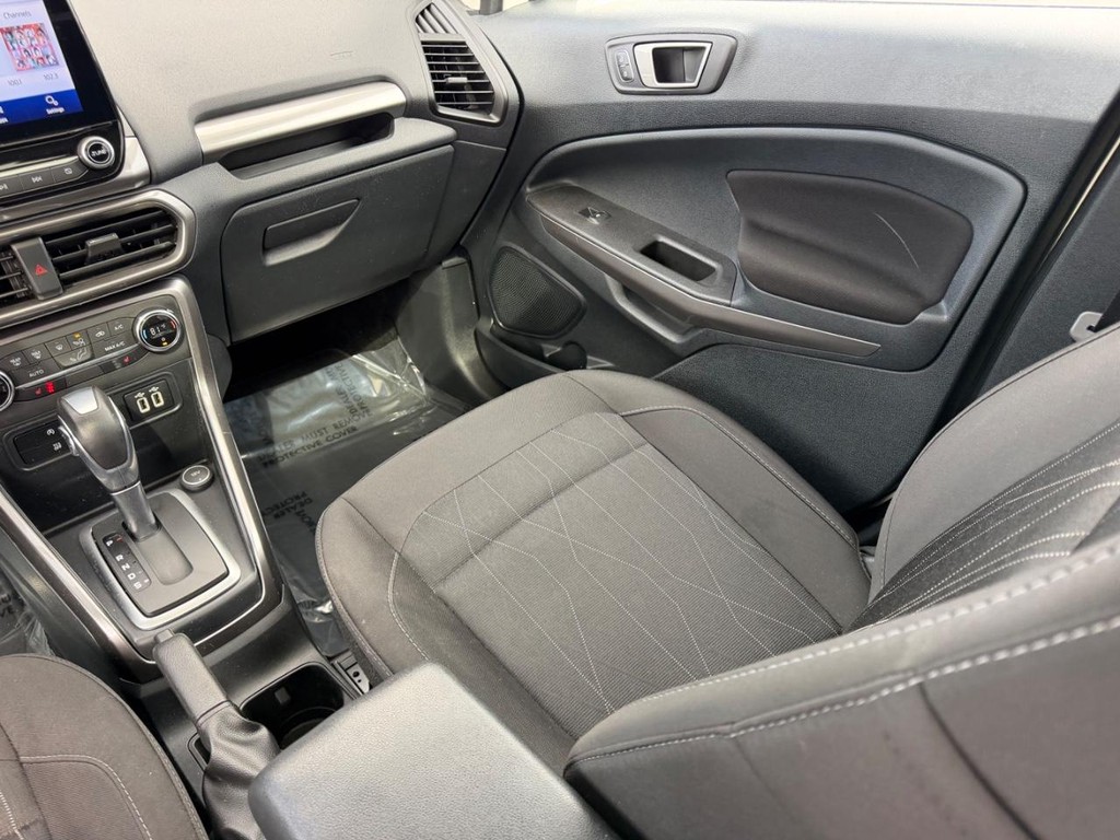 Ford EcoSport Vehicle Full-screen Gallery Image 18