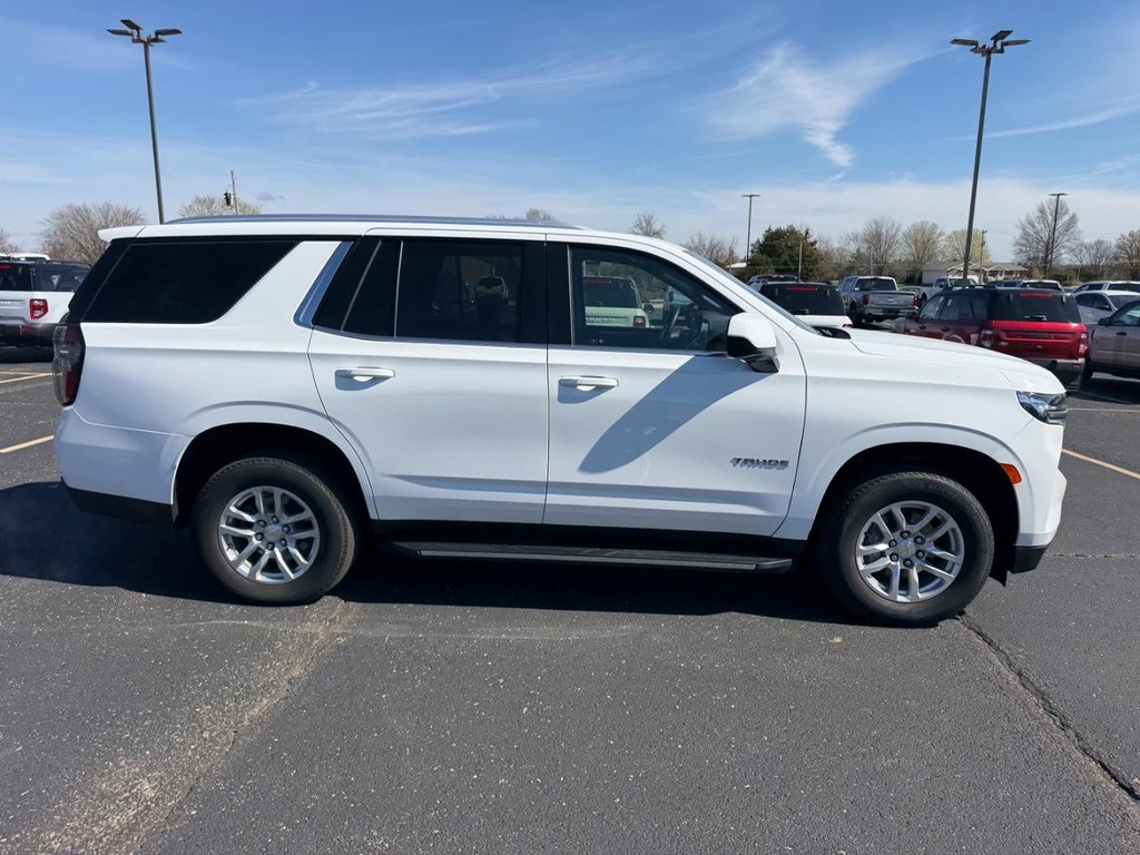 Chevrolet Tahoe Vehicle Full-screen Gallery Image 02