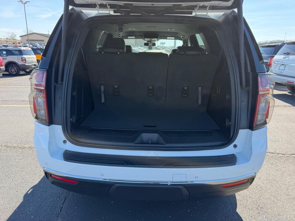 Chevrolet Tahoe Vehicle Full-screen Gallery Image 05