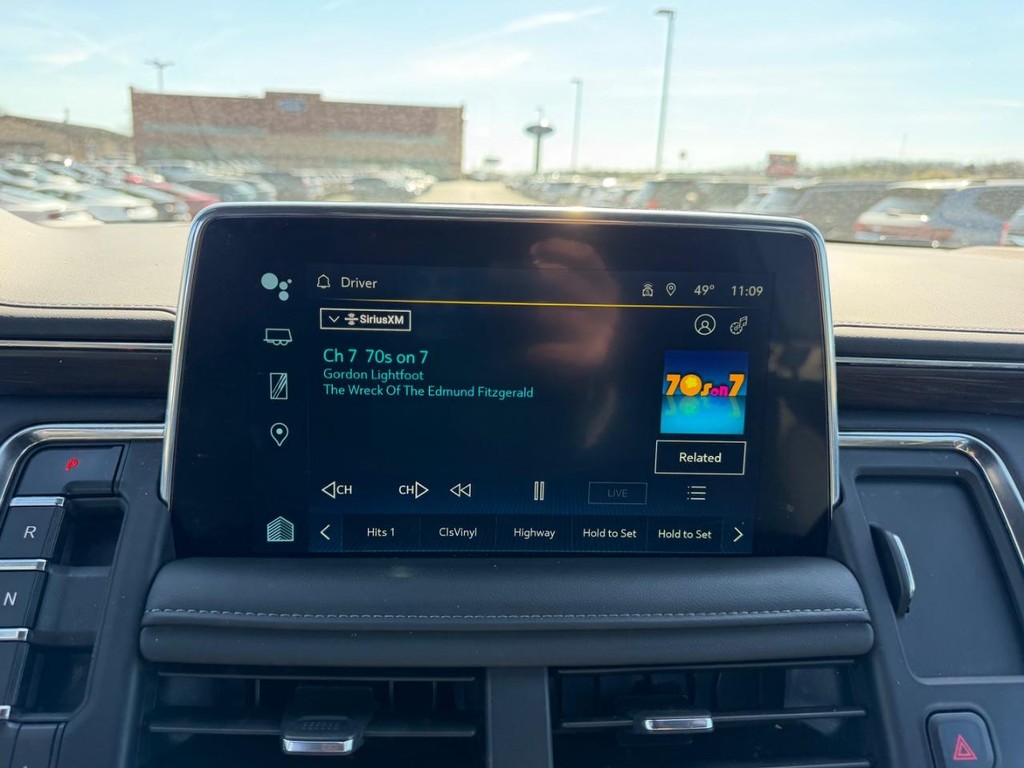 Chevrolet Tahoe Vehicle Full-screen Gallery Image 17