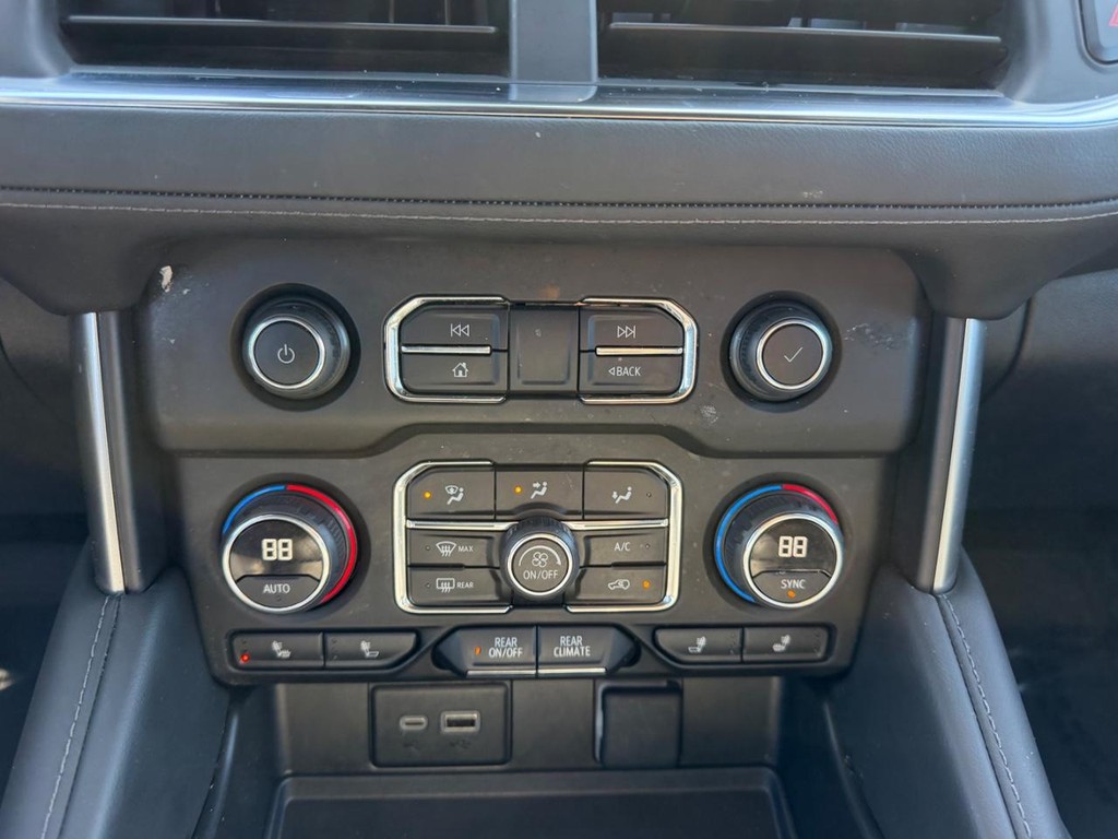 Chevrolet Tahoe Vehicle Full-screen Gallery Image 18