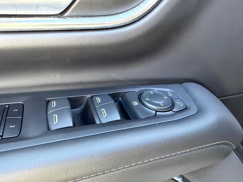 Chevrolet Tahoe Vehicle Full-screen Gallery Image 21