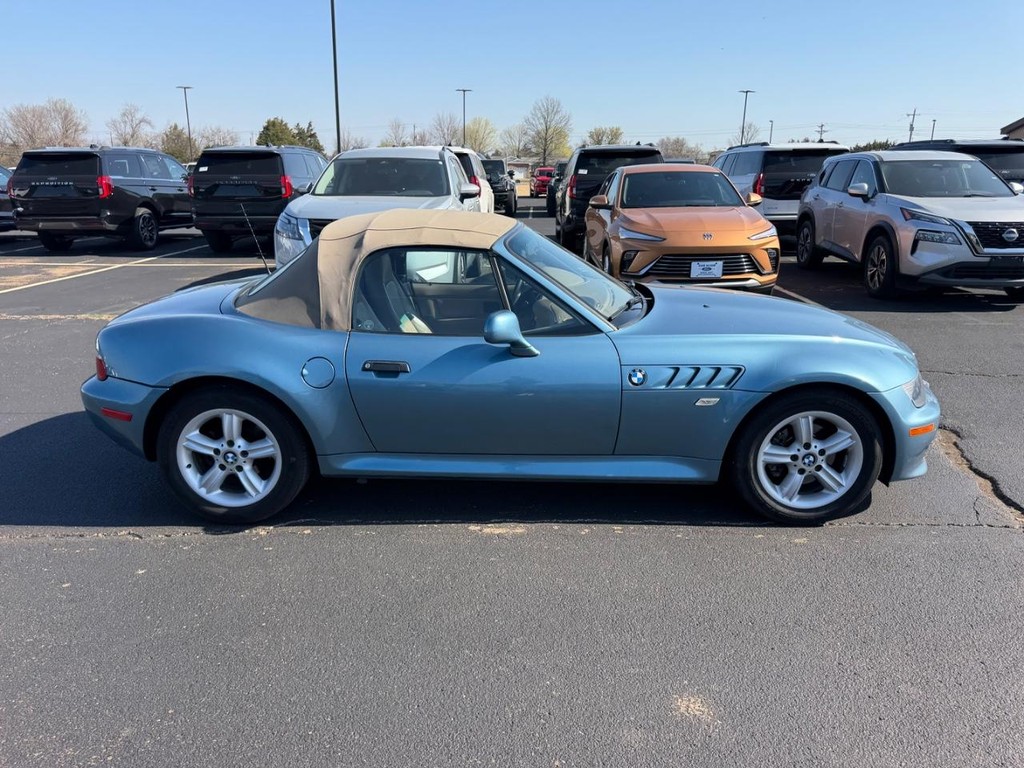 BMW Z3 Vehicle Full-screen Gallery Image 02