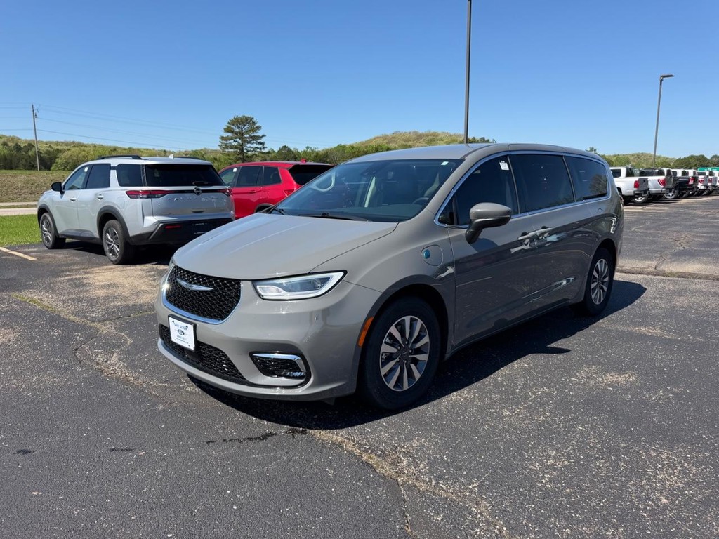 Chrysler Pacifica Vehicle Full-screen Gallery Image 08