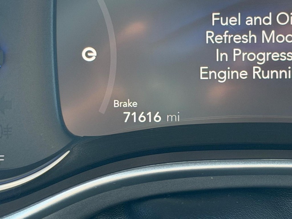 Chrysler Pacifica Vehicle Full-screen Gallery Image 24