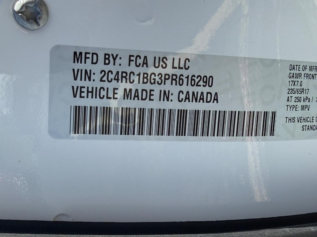 Chrysler Pacifica Vehicle Full-screen Gallery Image 27