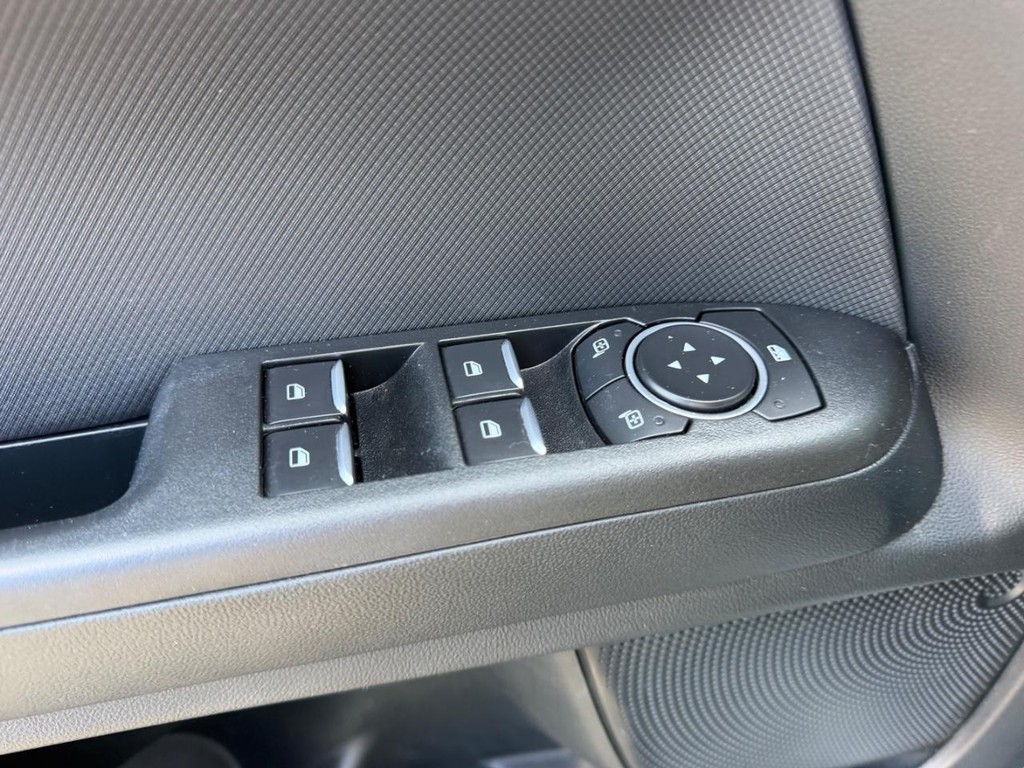 Ford Bronco Sport Vehicle Full-screen Gallery Image 18