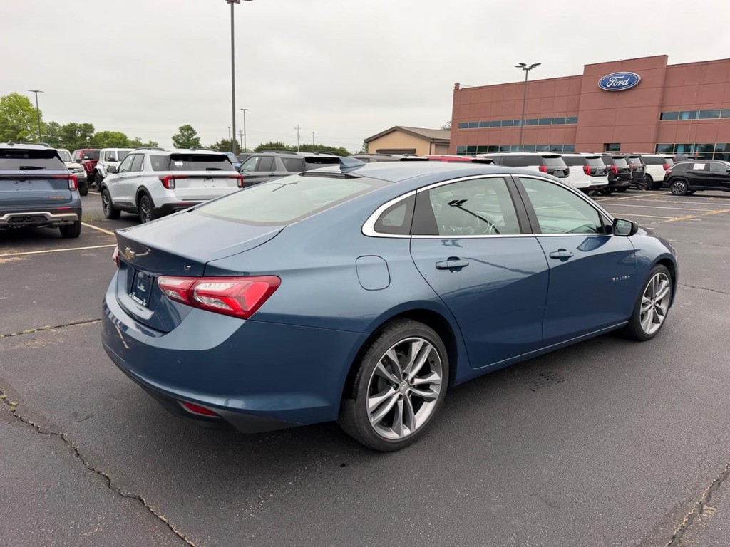 Chevrolet Malibu Vehicle Full-screen Gallery Image 03