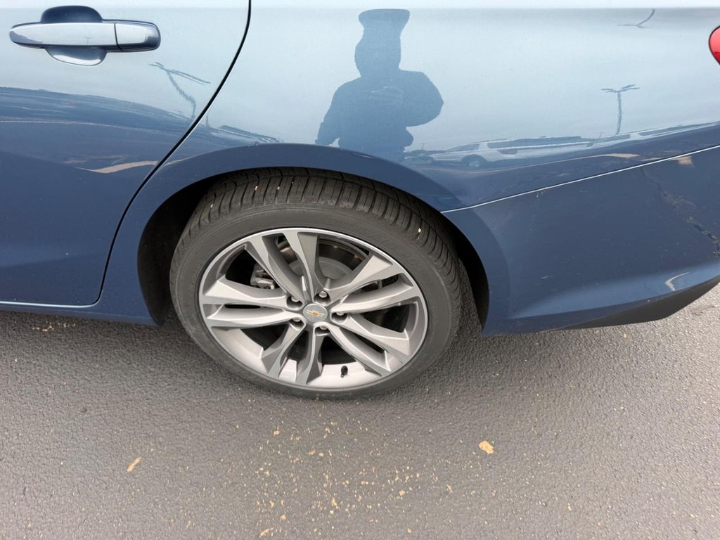 Chevrolet Malibu Vehicle Full-screen Gallery Image 06