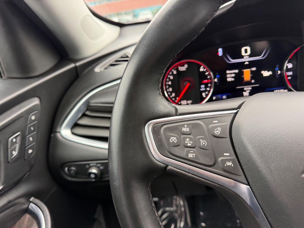 Chevrolet Malibu Vehicle Full-screen Gallery Image 12
