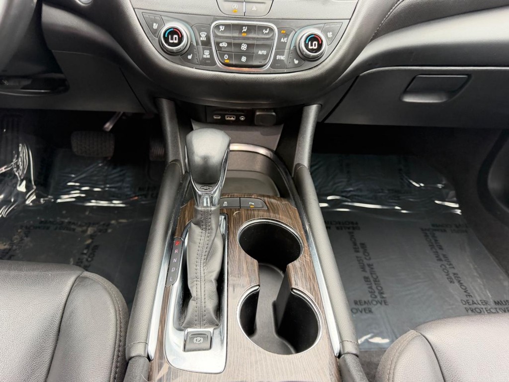 Chevrolet Malibu Vehicle Full-screen Gallery Image 16