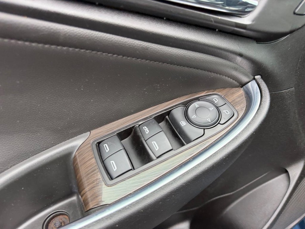 Chevrolet Malibu Vehicle Full-screen Gallery Image 18