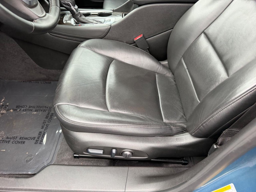 Chevrolet Malibu Vehicle Full-screen Gallery Image 20