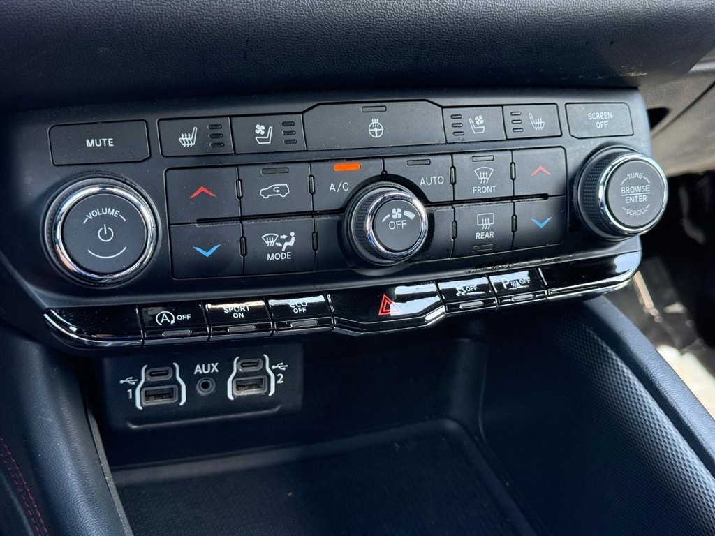Dodge Durango Vehicle Full-screen Gallery Image 21