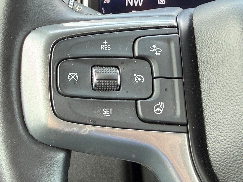 Chevrolet Silverado 2500HD Vehicle Full-screen Gallery Image 13