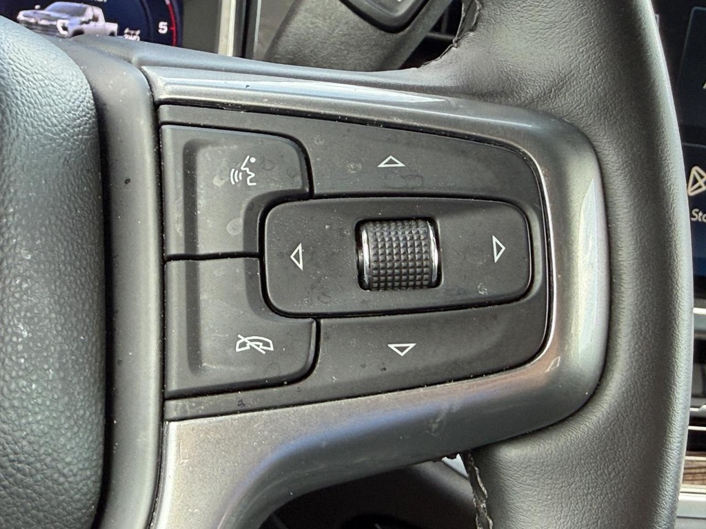 Chevrolet Silverado 2500HD Vehicle Full-screen Gallery Image 14