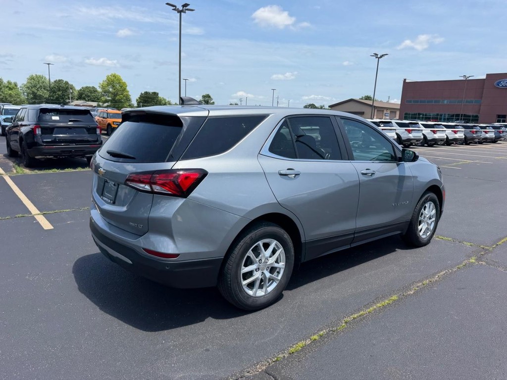 Chevrolet Equinox Vehicle Full-screen Gallery Image 03
